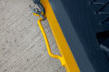 Side mounted handle on the yard ramp