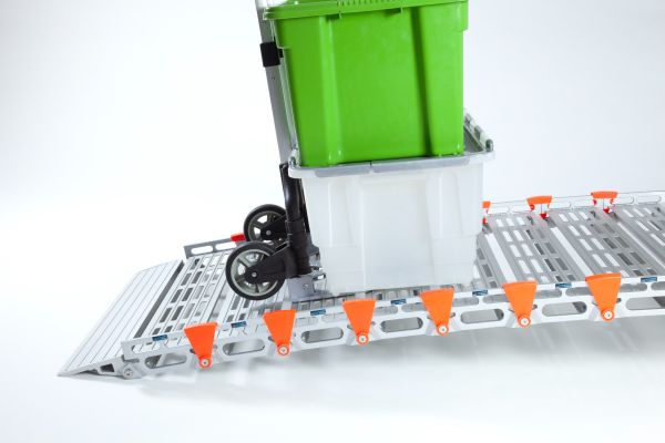 Trolley going up ramp 