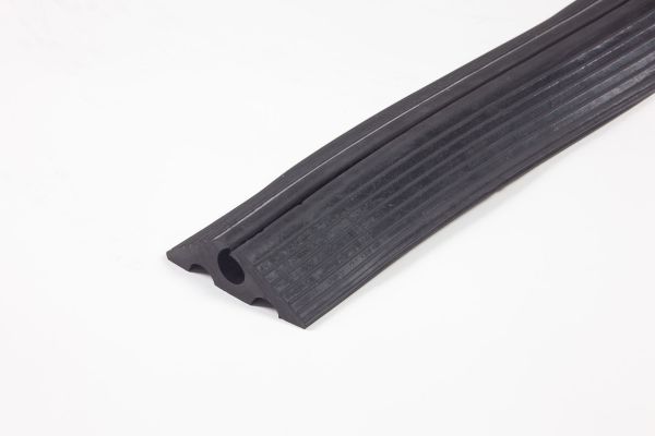 Heavy duty cable protector 1 channel anti-slip surface 