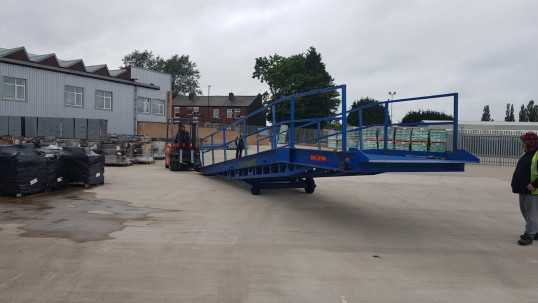 Yard Ramp with Handrails (11260x2460x10000kg) (copy)
