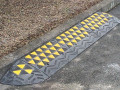 Long rubber kerb ramp