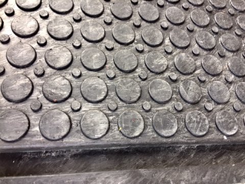 Safe site matting grip surface 