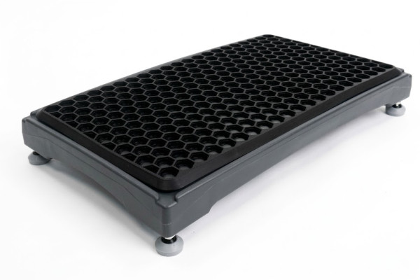 Outdoor half step with black rubber mat