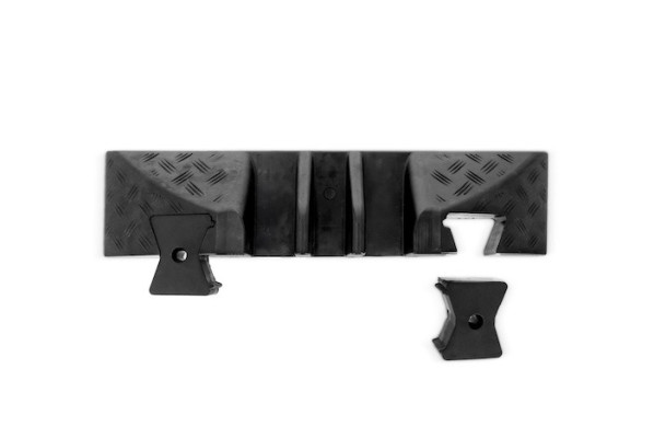 Adam Hall Cable protector 3 channels end piece with connector 