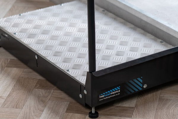 Chequered surface on the half step 