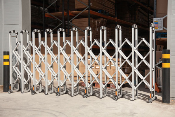 Aluminium barrier on wheels 
