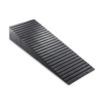 Rubber threshold ramp TRP7RT 7/177.8mm High 400mm wide 1066.8mm deep 24.5kg)