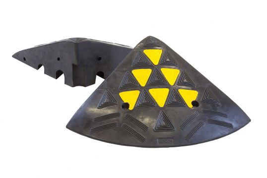 Pair of rubber kerb ramp end caps 