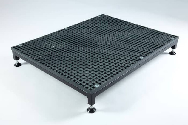Half Step Large 115 x 760 x 610mm 300kg Capacity Black Includes 155mm Feet
