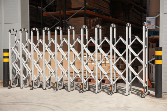 Aluminium barrier on wheels 