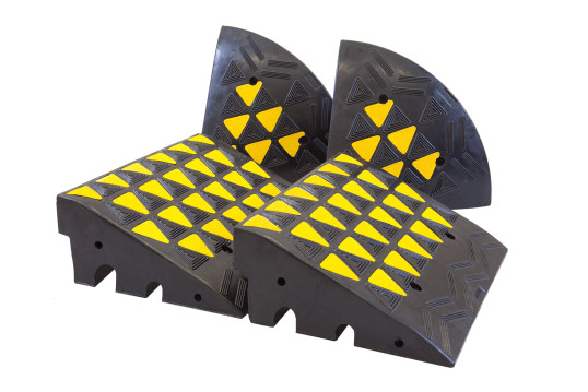 Rubber kerb ramp kit