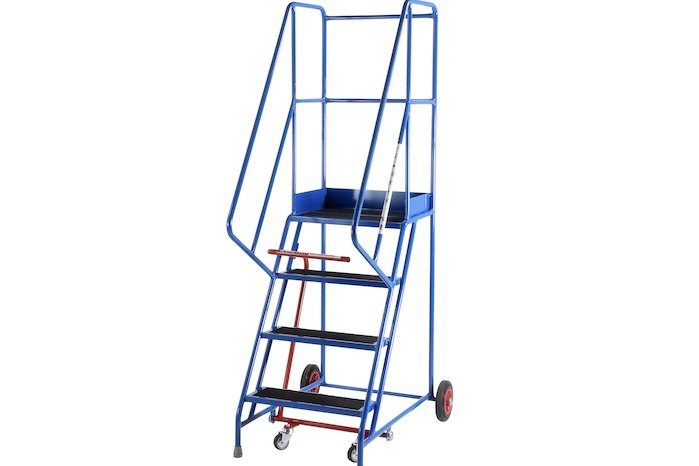 Ladder with platform