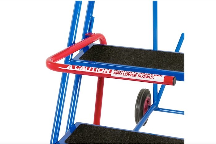 Ladder with brake bar
