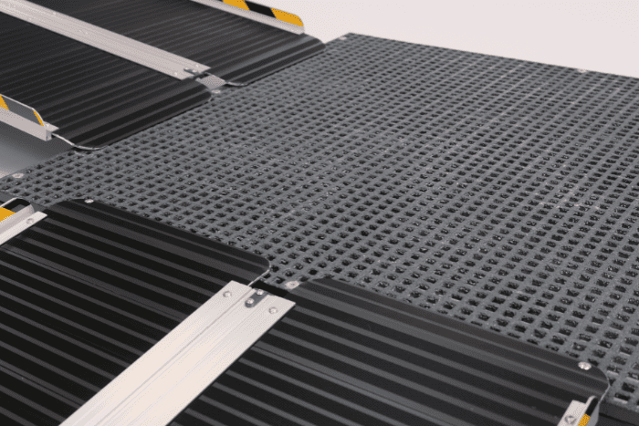 Turning platform with ramps Turning platform with ramps