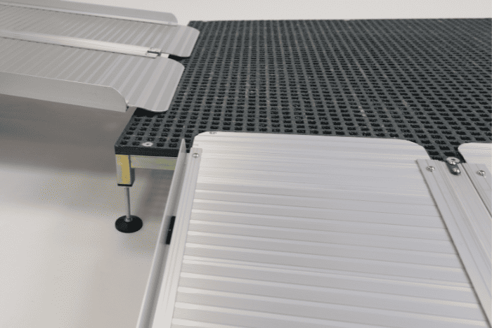 Wheelchair ramp turning platform Wheelchair ramp turning platform