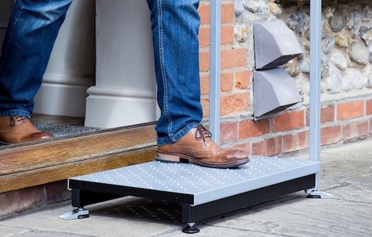 Half step with single handrail Half step with single handrail