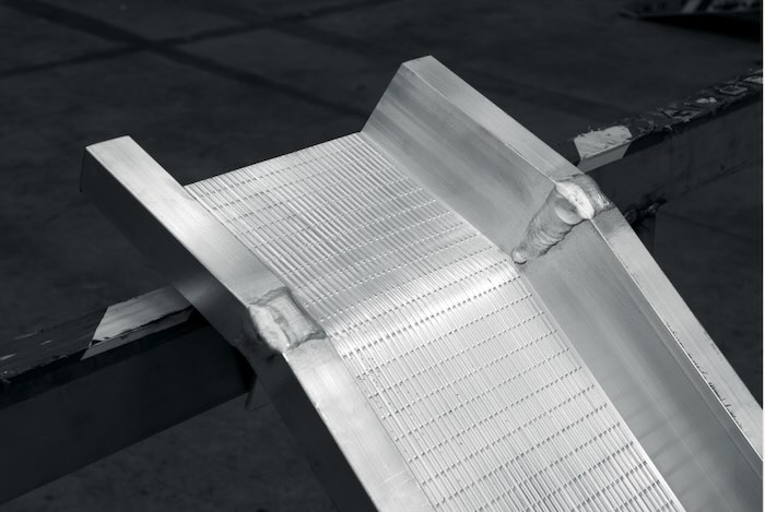 Anti-slip surface on the van ramps Anti-slip surface on the van ramps