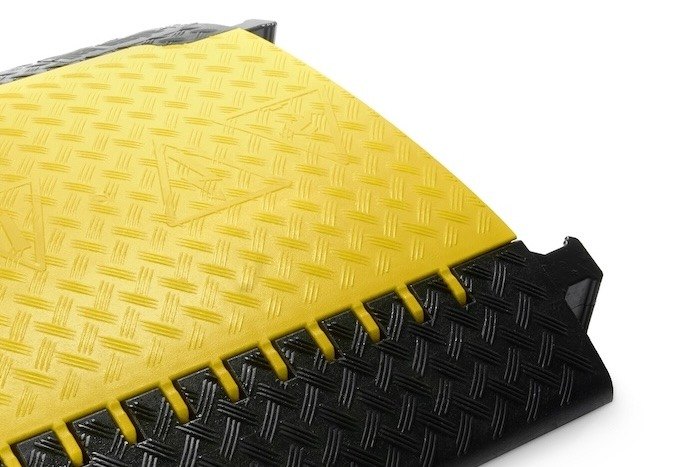 Adam Hall Defender Defender Ultra L Cable Protector