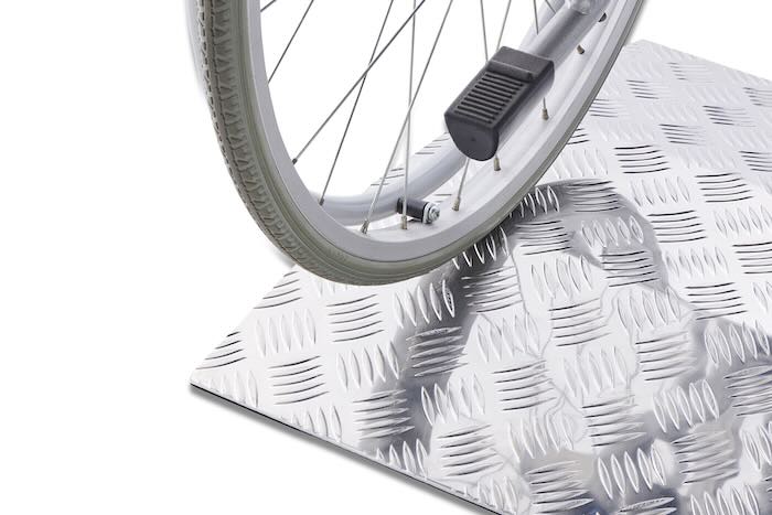 Bridge ramp with anti-slip surface