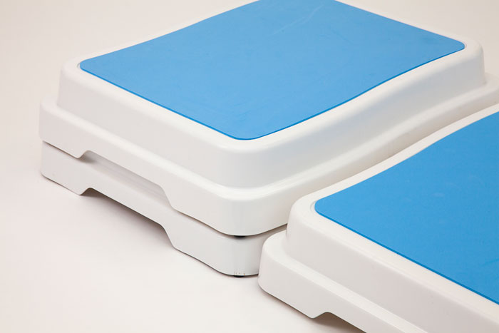 Non slip bath step 