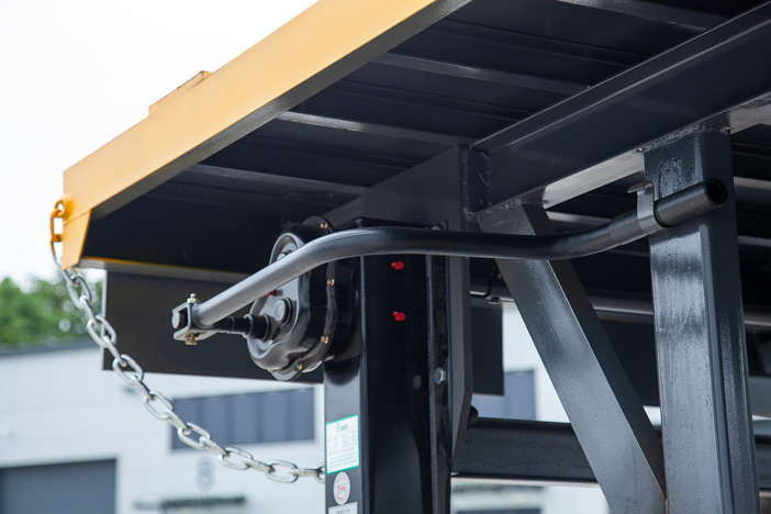 Height adjustable yard ramp 