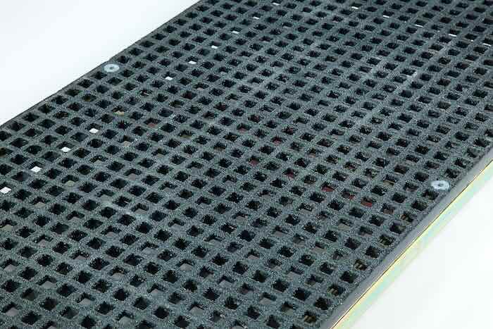 Half step with anti-slip surface Half step with anti-slip surface