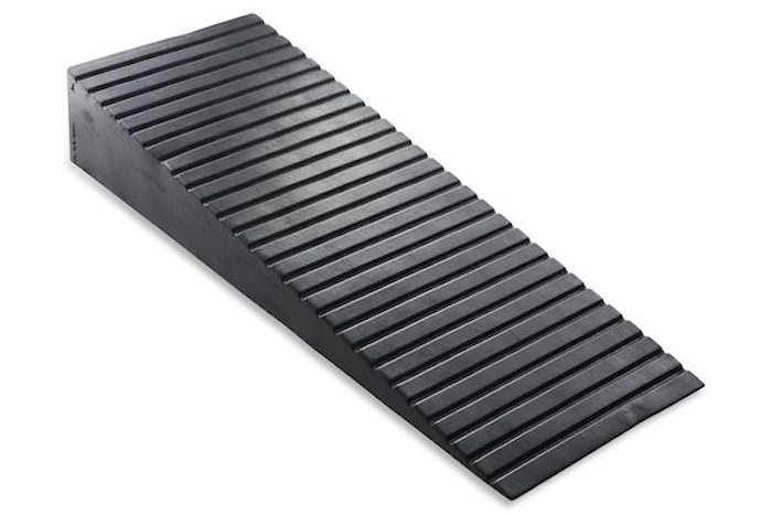 Rubber ramp with anti-slip surface