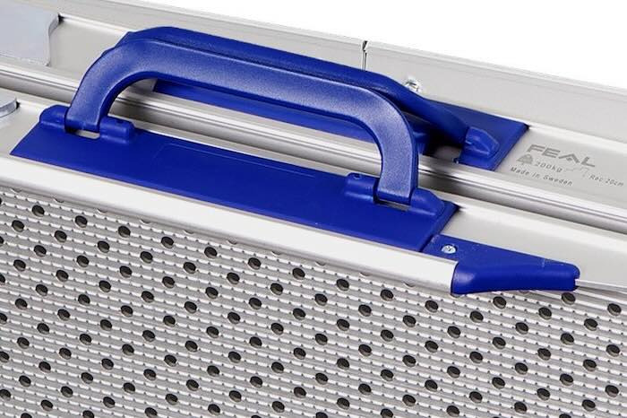 Portable ramps with carry handles