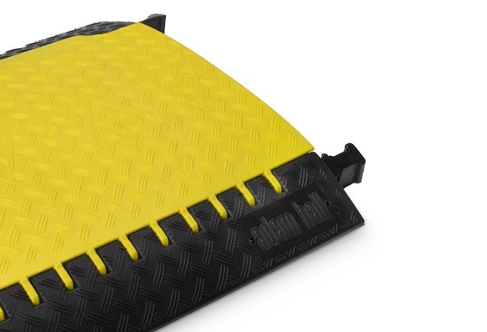 Adam Hall Defender XXL cable ramp