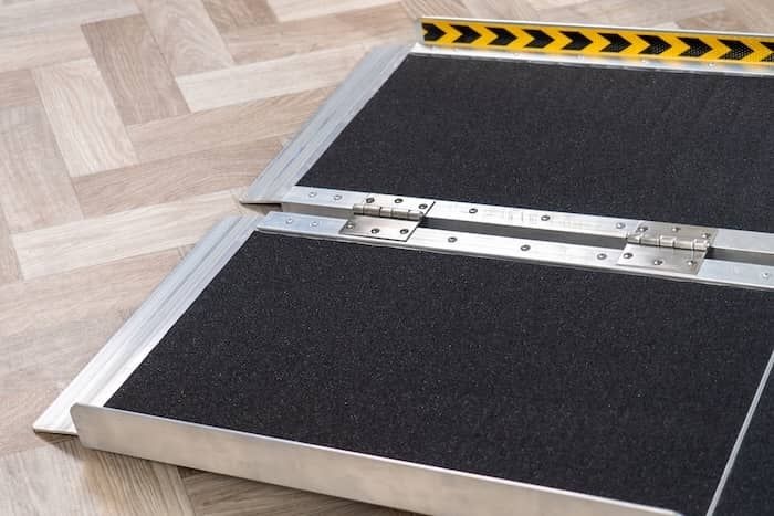 Smooth entry onto dog ramp