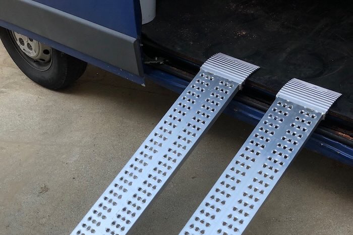 Aluminium loading ramps with rest on connection Aluminium loading ramps with rest on connection