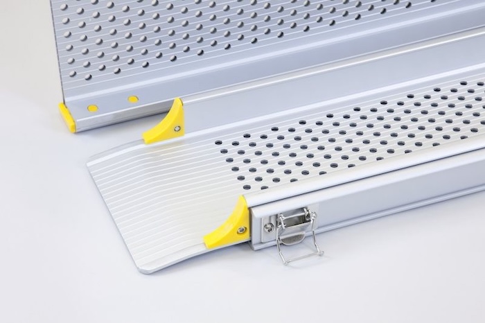Adjustable telescopic channel ramps