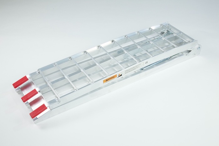 Folded aluminium loading ramp 