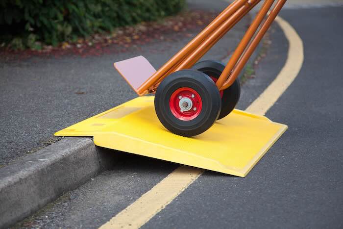 Trolley going up kerbhopper onto kerb Trolley going up kerbhopper onto kerb