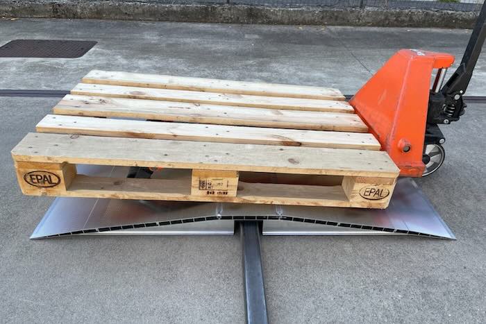 Aluminium loading bridge 