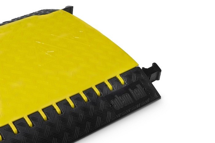 Adam Hall Defender XXL Cable protector