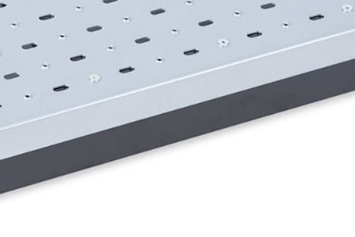 Half step with anti-trip bar 