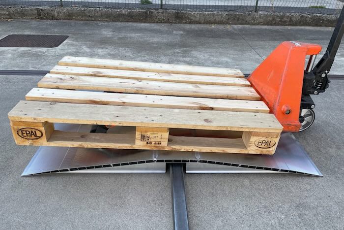 Pallet Truck Bridge Ramp