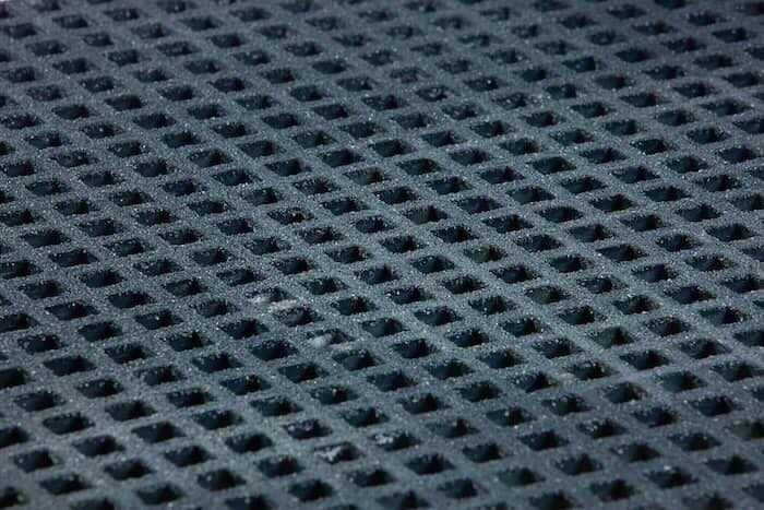 Anti-slip surface on turning platform Anti-slip surface on turning platform