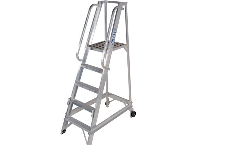 Aluminium Trade Step Ladder Aluminium Trade Step Ladder with working platform and handrails