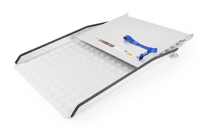Adjustable wheelchair ramp with entry plate Adjustable wheelchair ramp with entry plate
