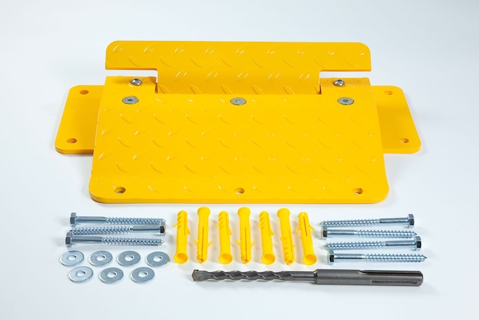 Heavy duty flow plate with fixings 