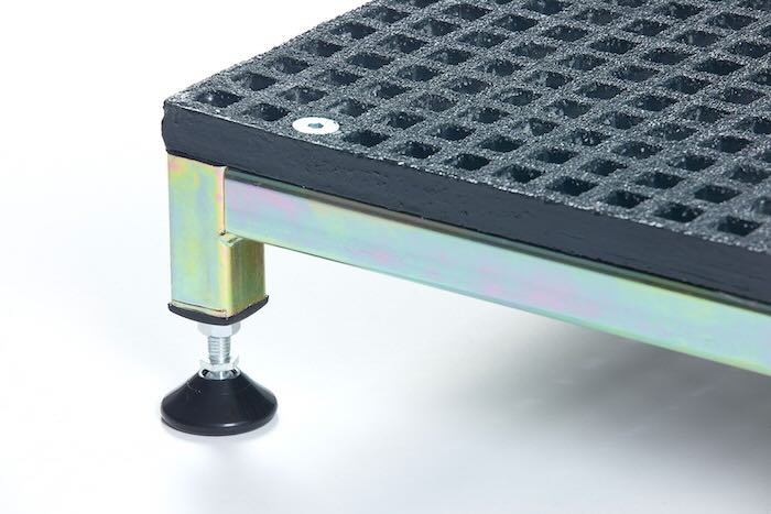 Adjustable half step 