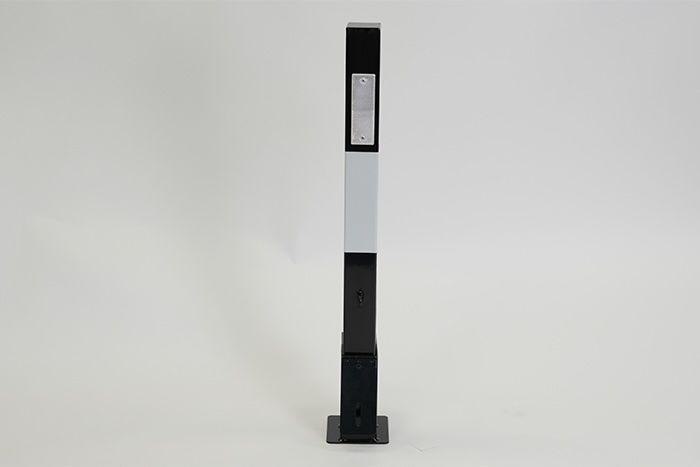 Removeable parking bollard with reflectors