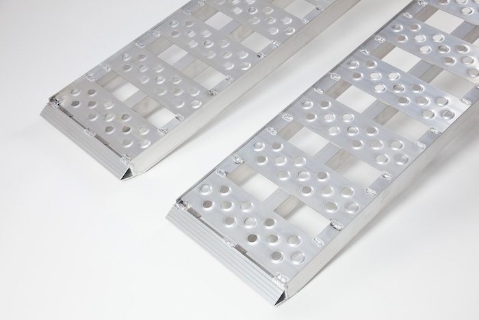 Foot of the aluminium loading ramps