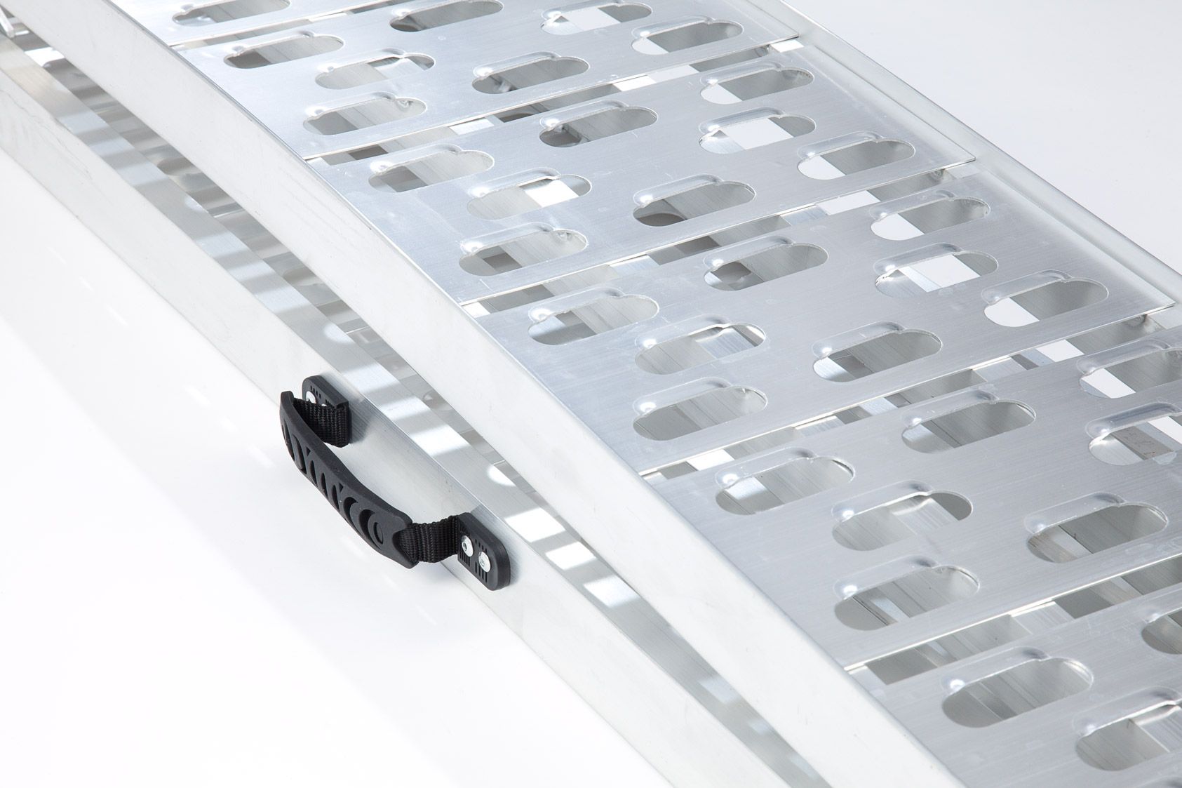 Folded motorcycle ramp with carry handle 