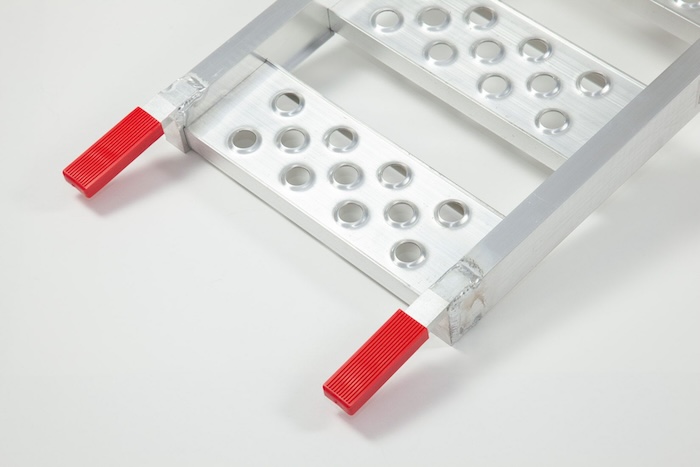 Rest on connection on the aluminium loading ramp 