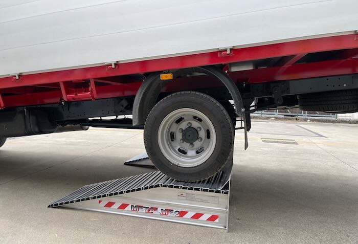 Trailer on aluminium wheel risers Trailer on aluminium wheel risers